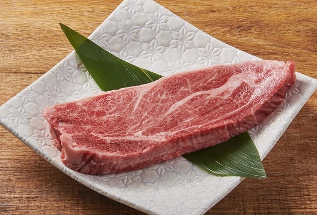 A5ランクの黒毛和牛ロースステーキ