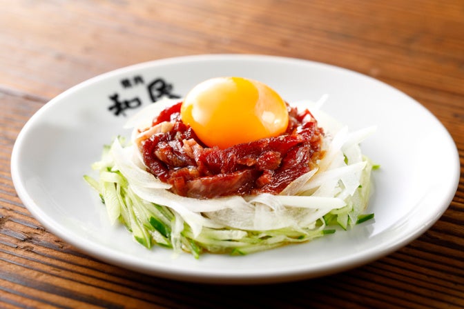 黒毛和牛のとろける生ハムユッケ