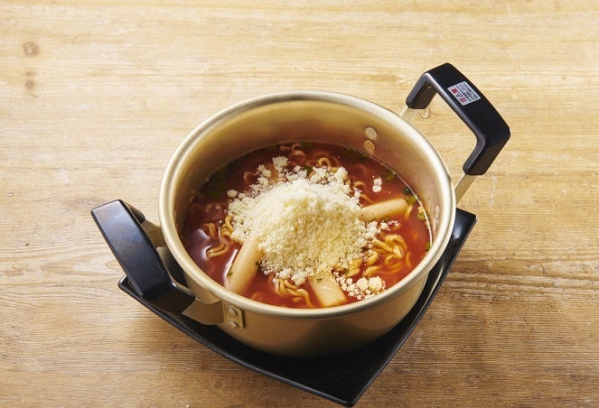 チーズ×激辛韓国B級グルメ ラッポッキ