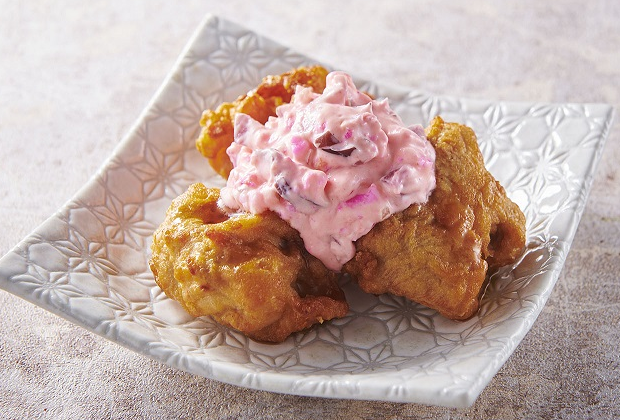 苺のピンクシーザーサラダ