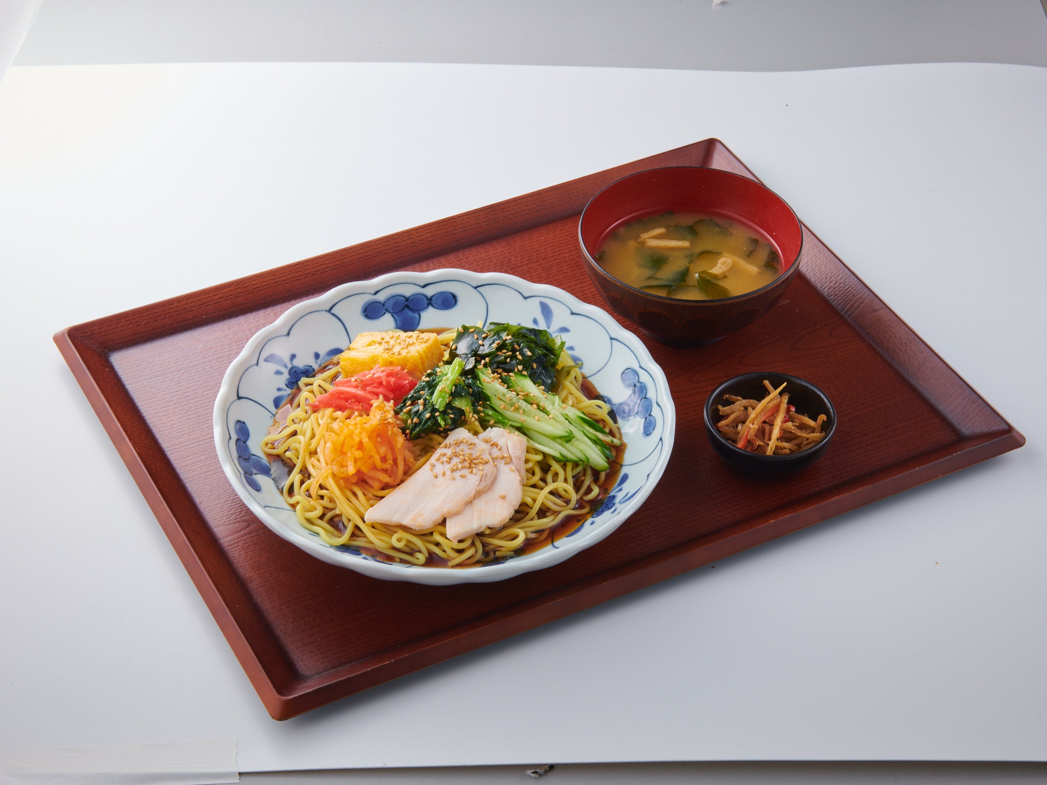 6月12日から販売開始チキン冷やし中華（イートイン）