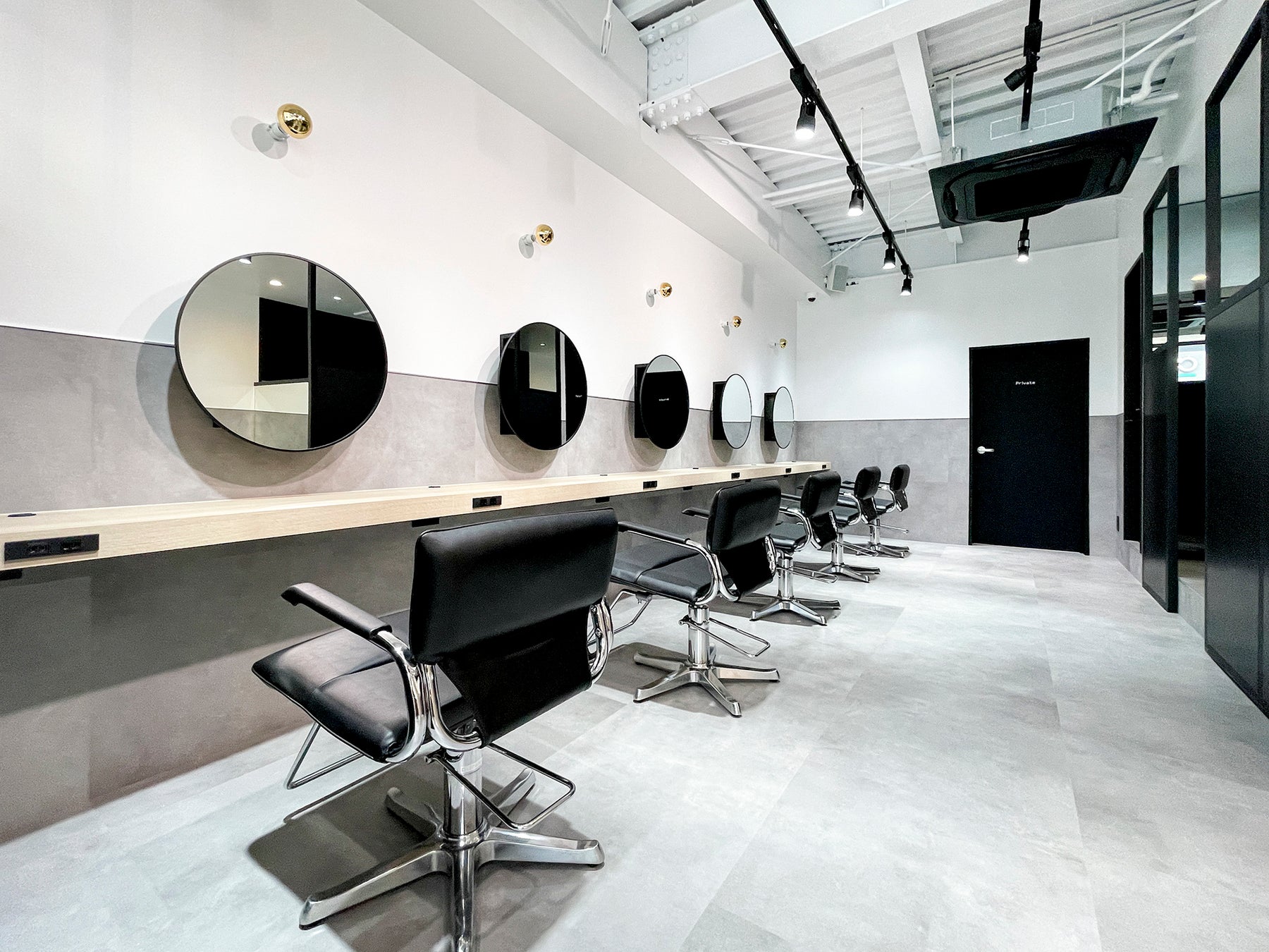 セット面5席ご用意しております