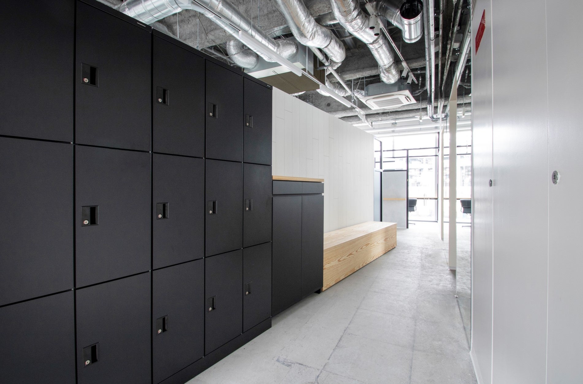 エントランスから洗練された雰囲気