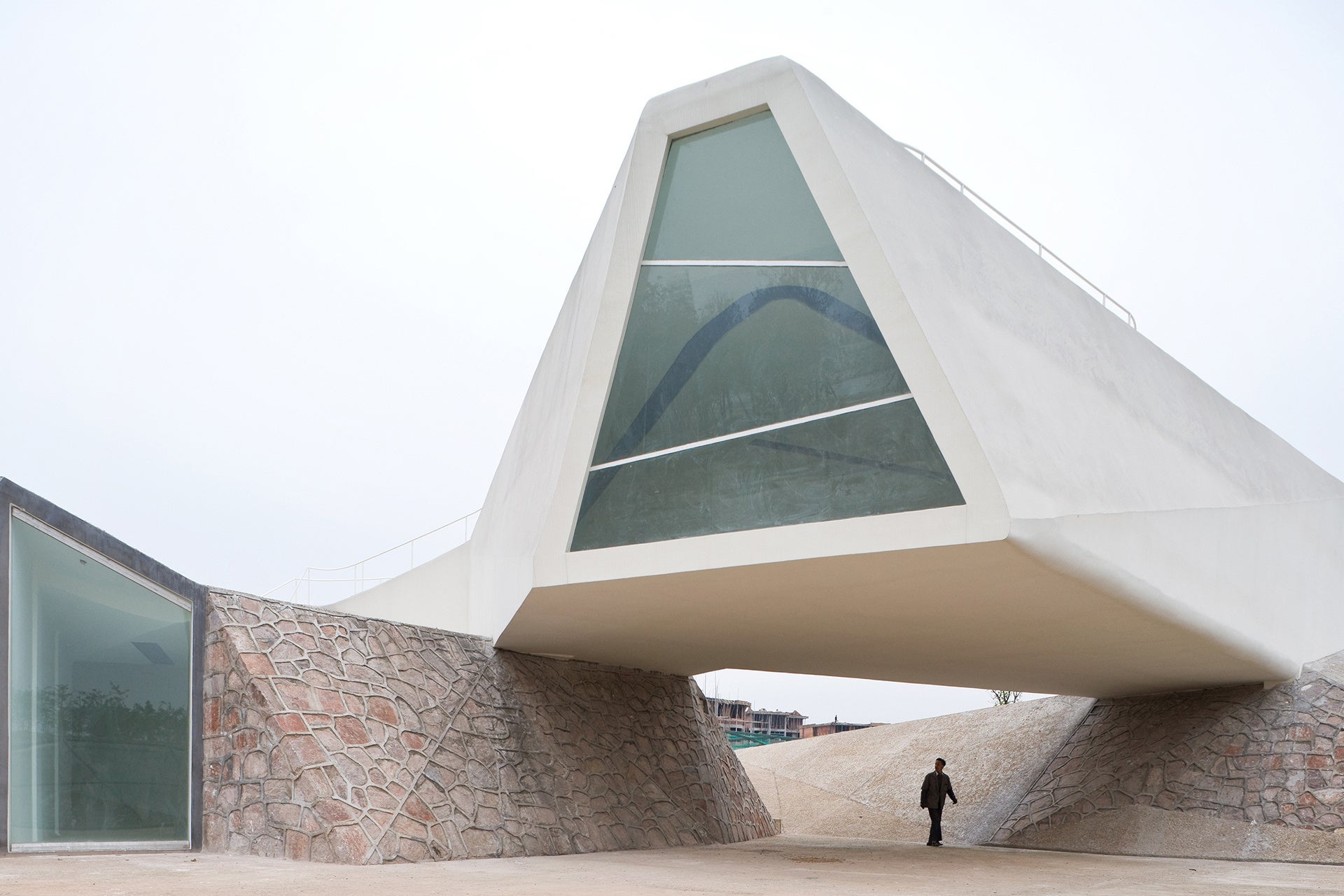 メキシコ人建築家タチアナ・ビルバオによる建築物(中国・建築芸術公園)