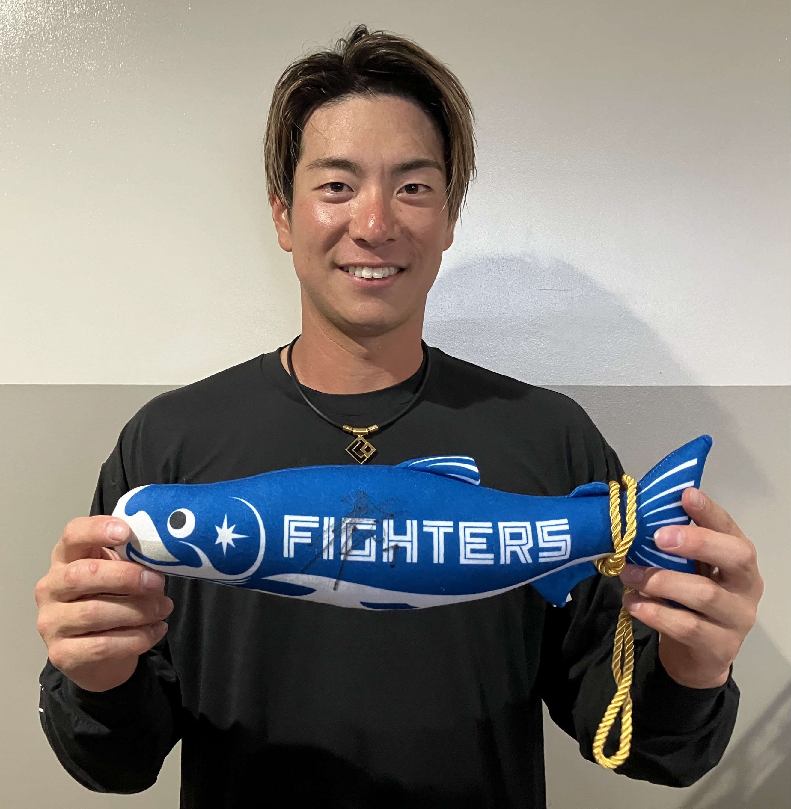 日本ハム・松本剛選手のサイン入りしゃけまる縄付きぬいぐるみ