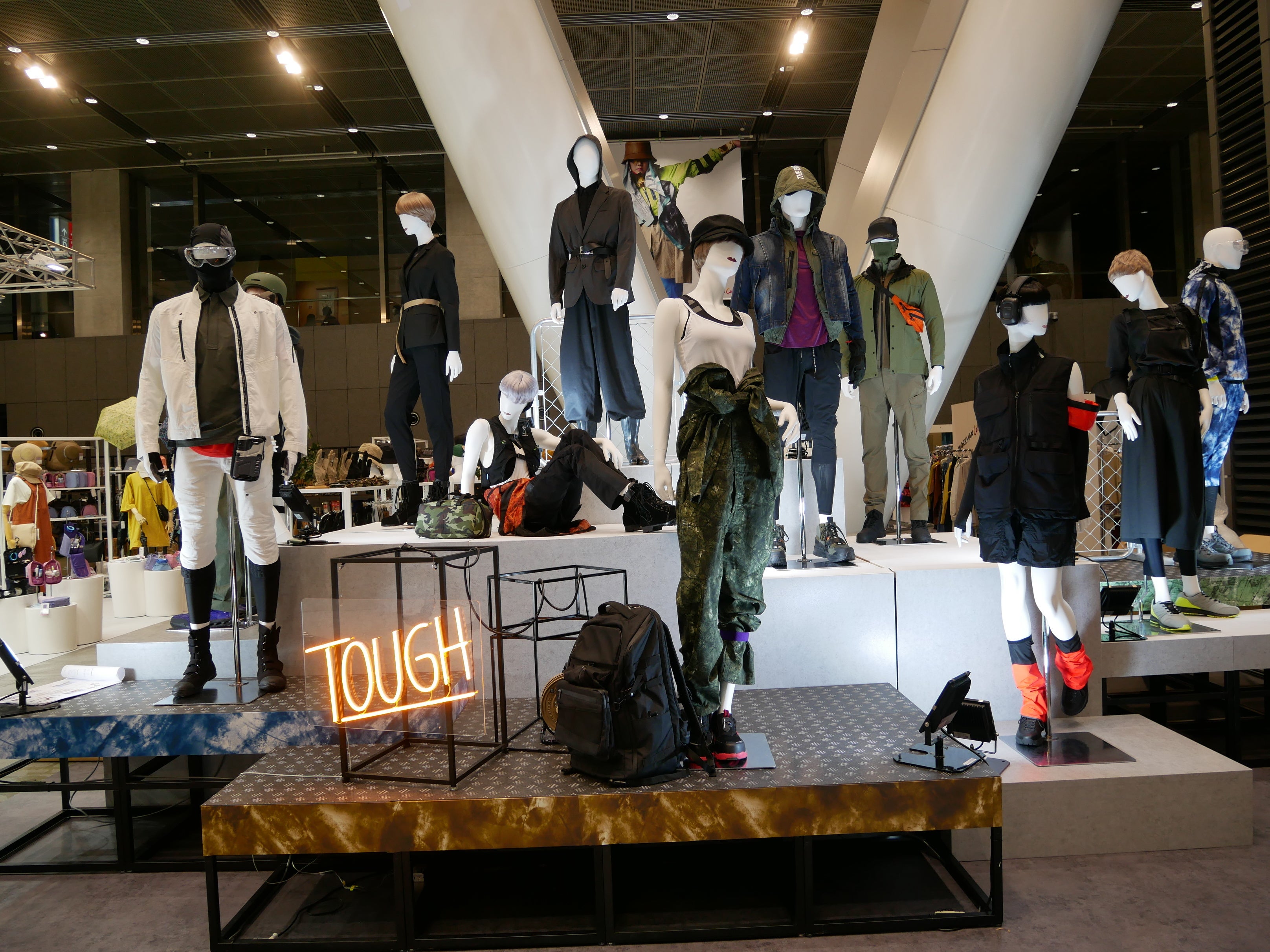 脱プラスチックを実現したマネキン！無形文化財「西ノ内和紙」を素材