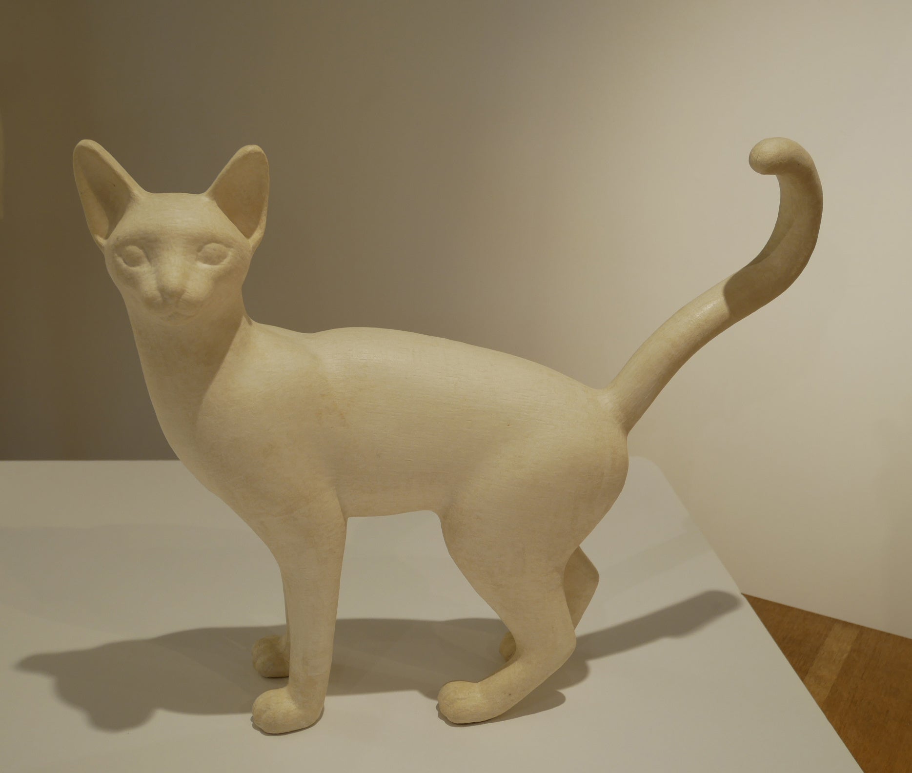 脱プラスチックを実現したマネキン「Waltz」に動物型が登場