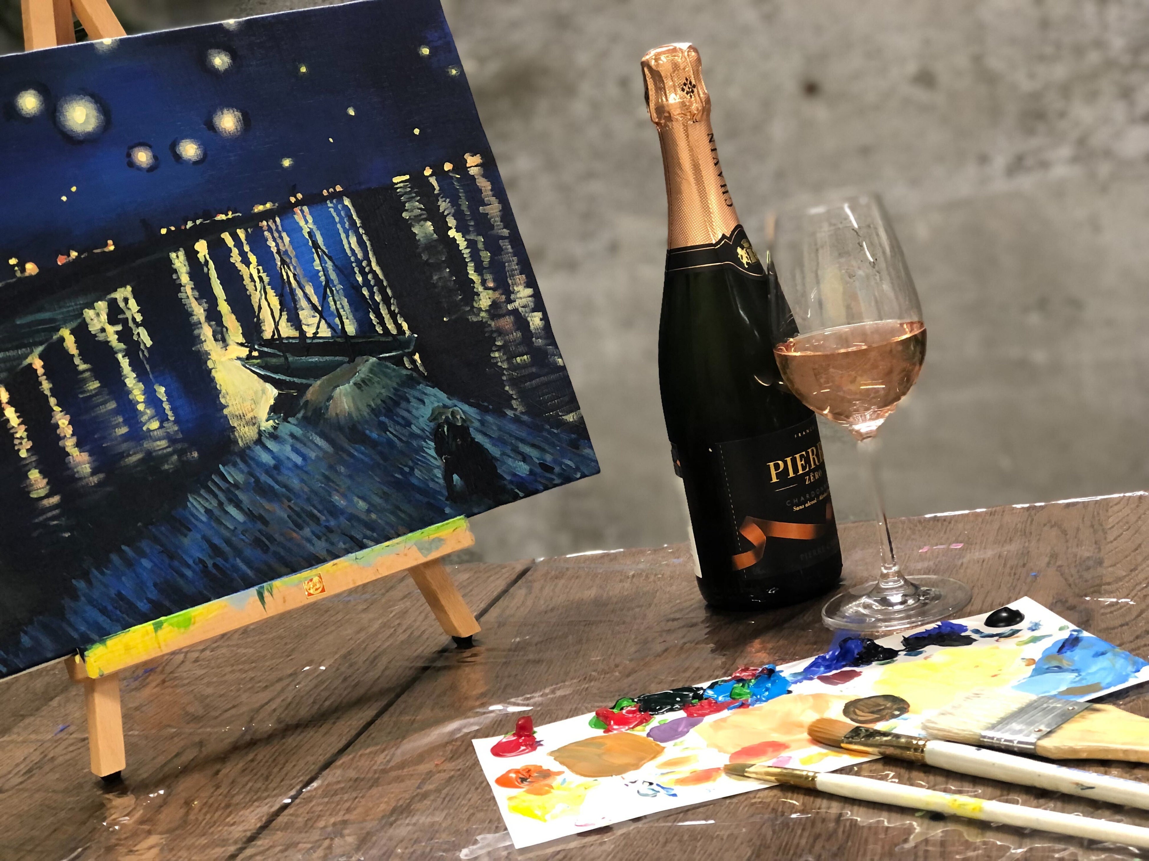 ペアリングワインを片手にゴッホやクリムトの名画を描く、120分の