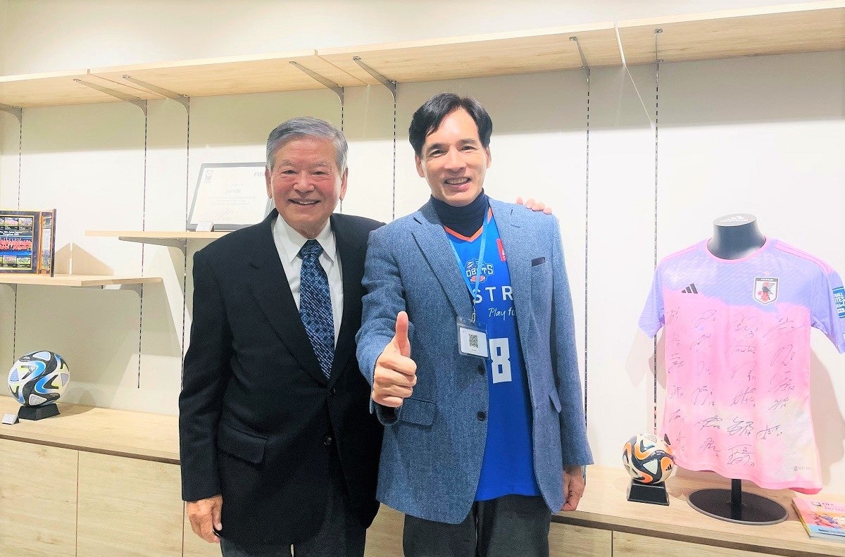 写真左から、日本トップリーグ連携機構 代表理事会長 川淵三郎 氏、G1 代表理事 堀義人