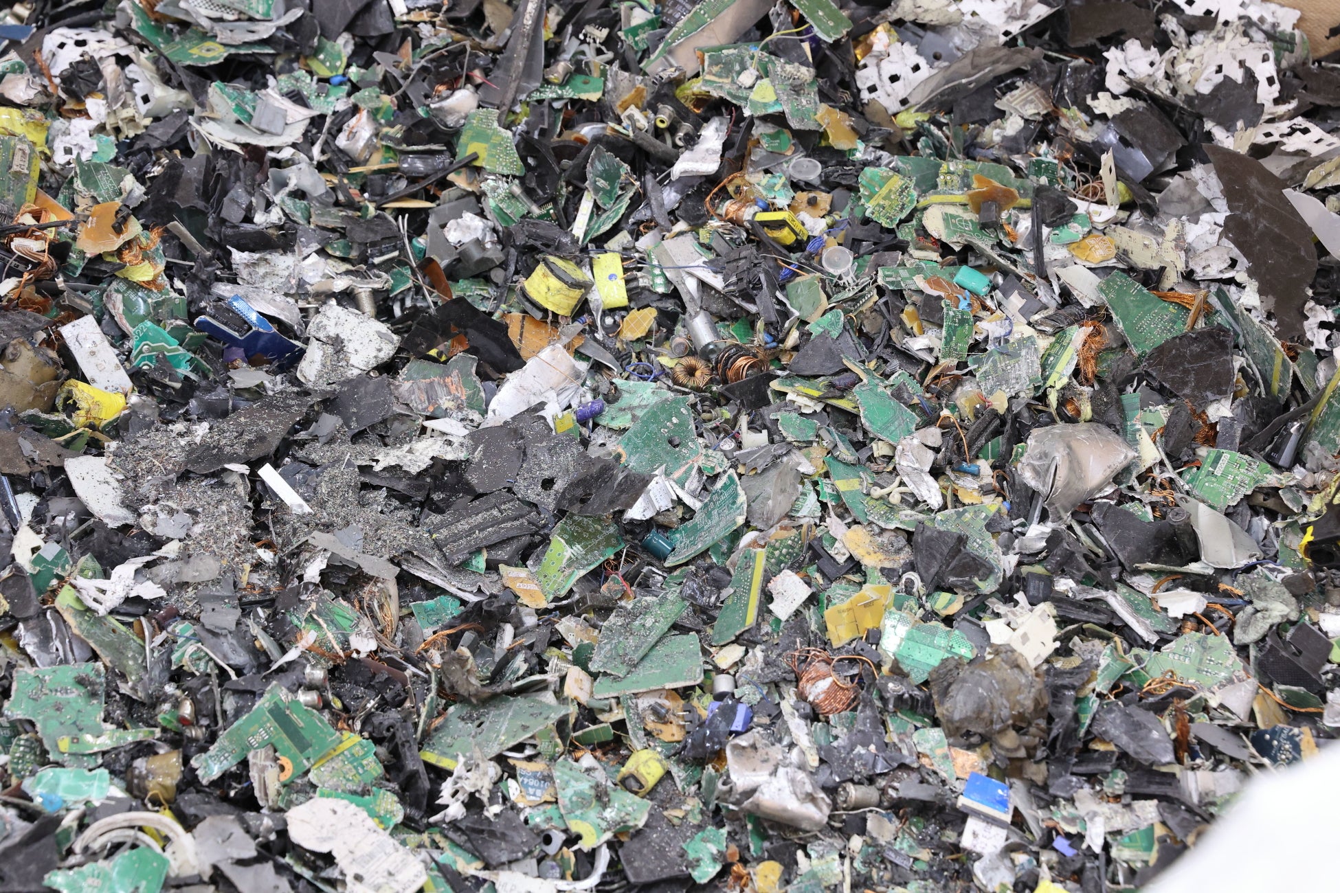 選別後の金銀銅滓 国内大手精錬所へ出荷