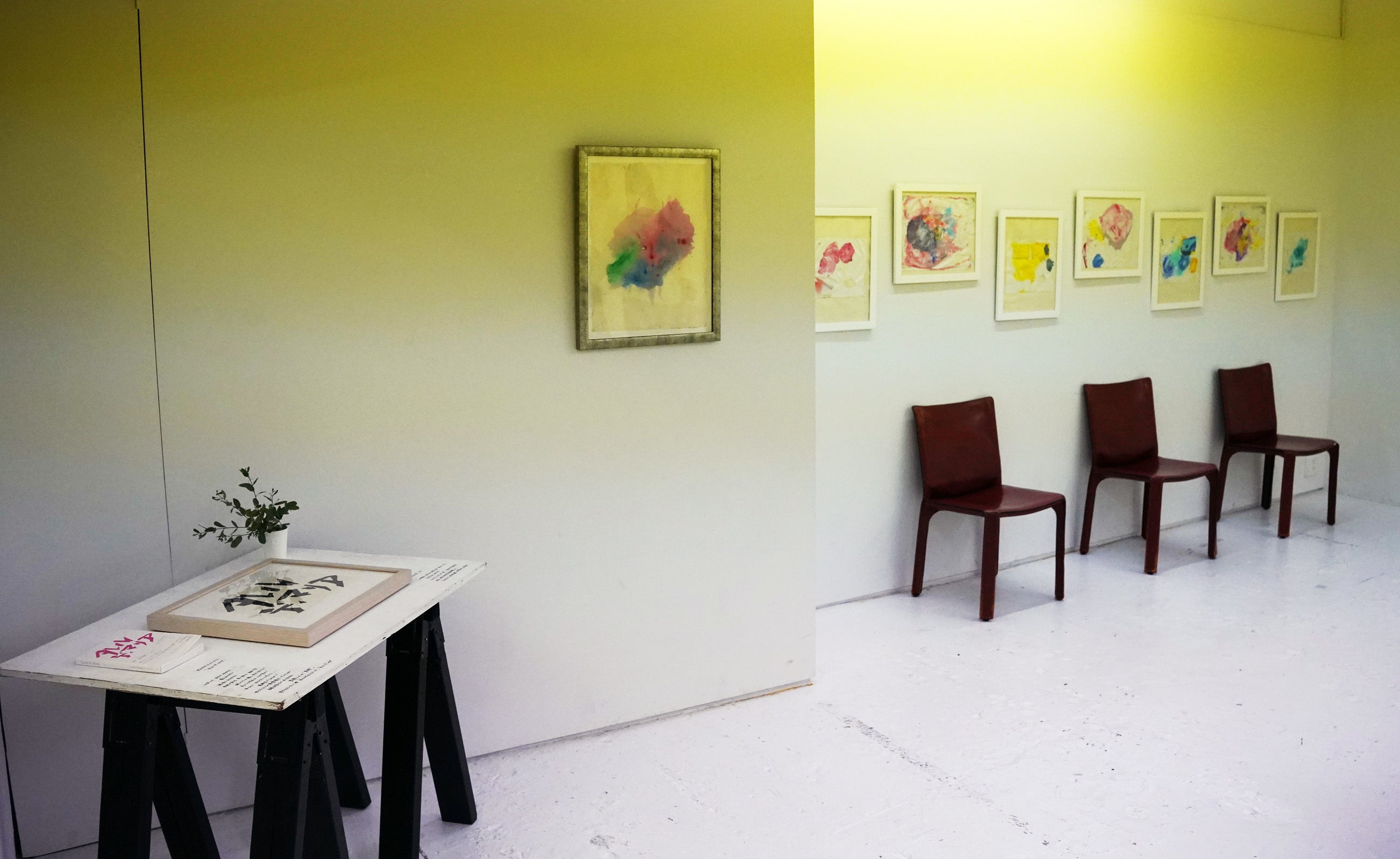 『タレル・デ・マリア』の作品たち。1歳から17歳までのこどもたちが菊池と共創して生み出した作品たち。（菊池歩個展での展示）