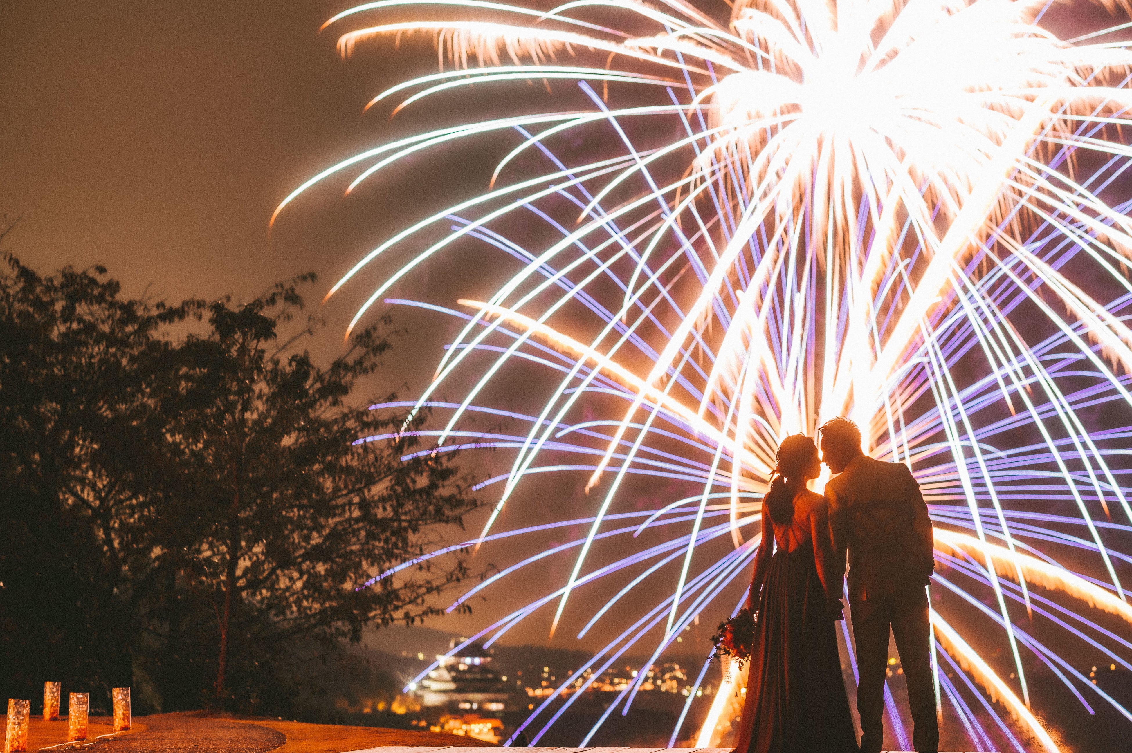 二人だけの花火でウェディングの再興の思い出を