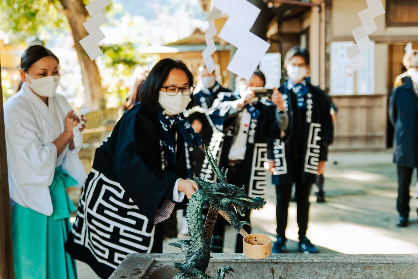 神社の禰宜から参拝マナーも教えていただく