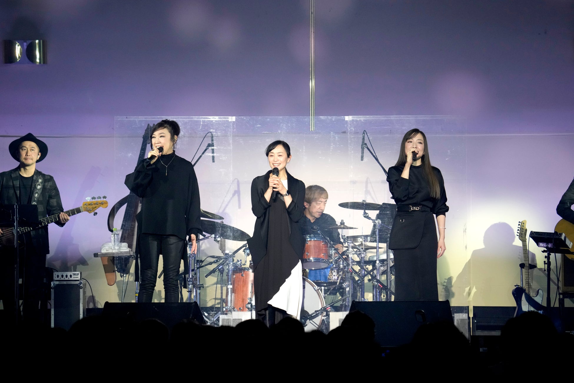 左:松任谷由実氏 中:上村愛子氏 右:平原綾香氏