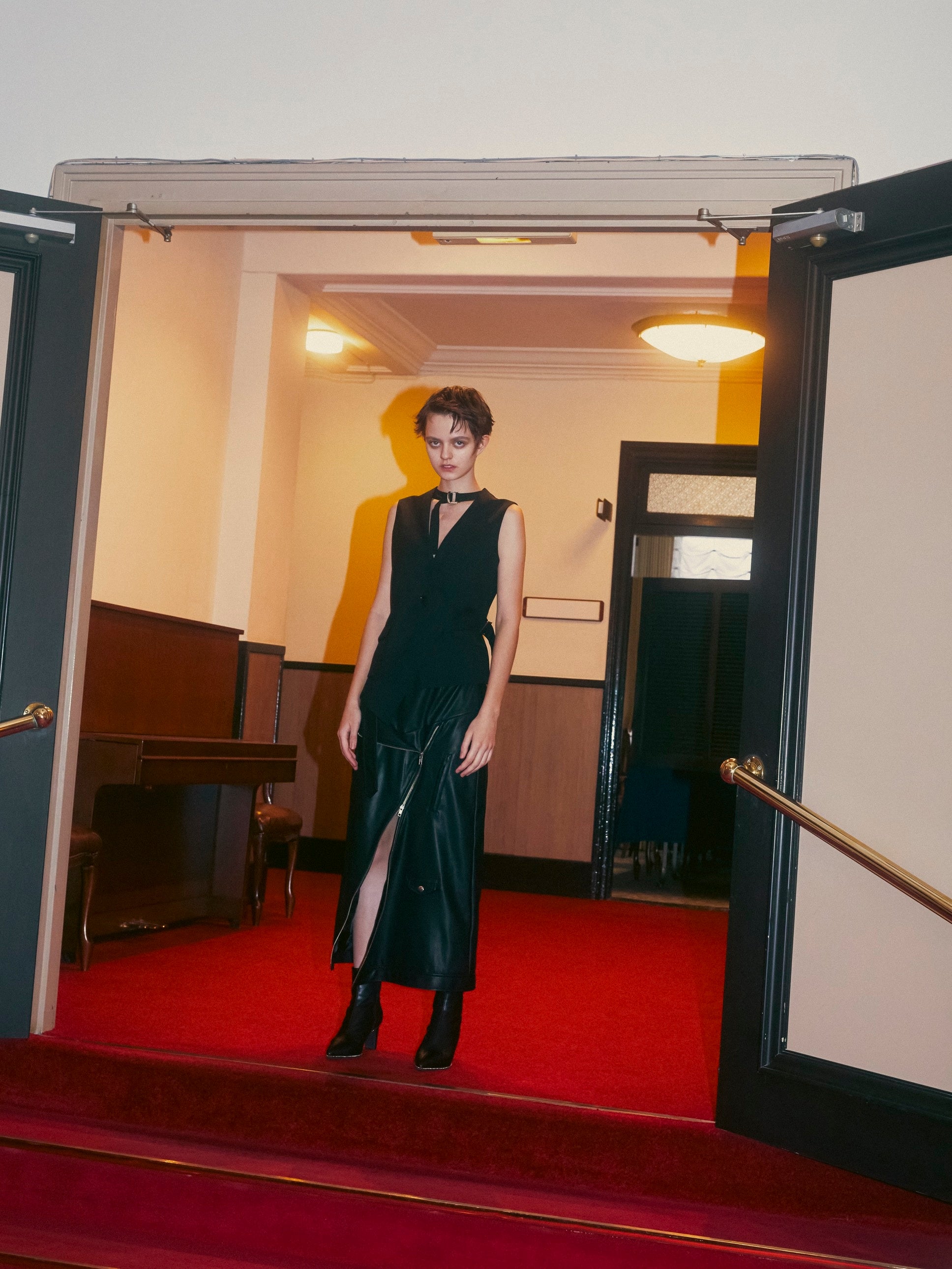 TOPS：¥38,000+tax SKIRT：¥38,000+tax