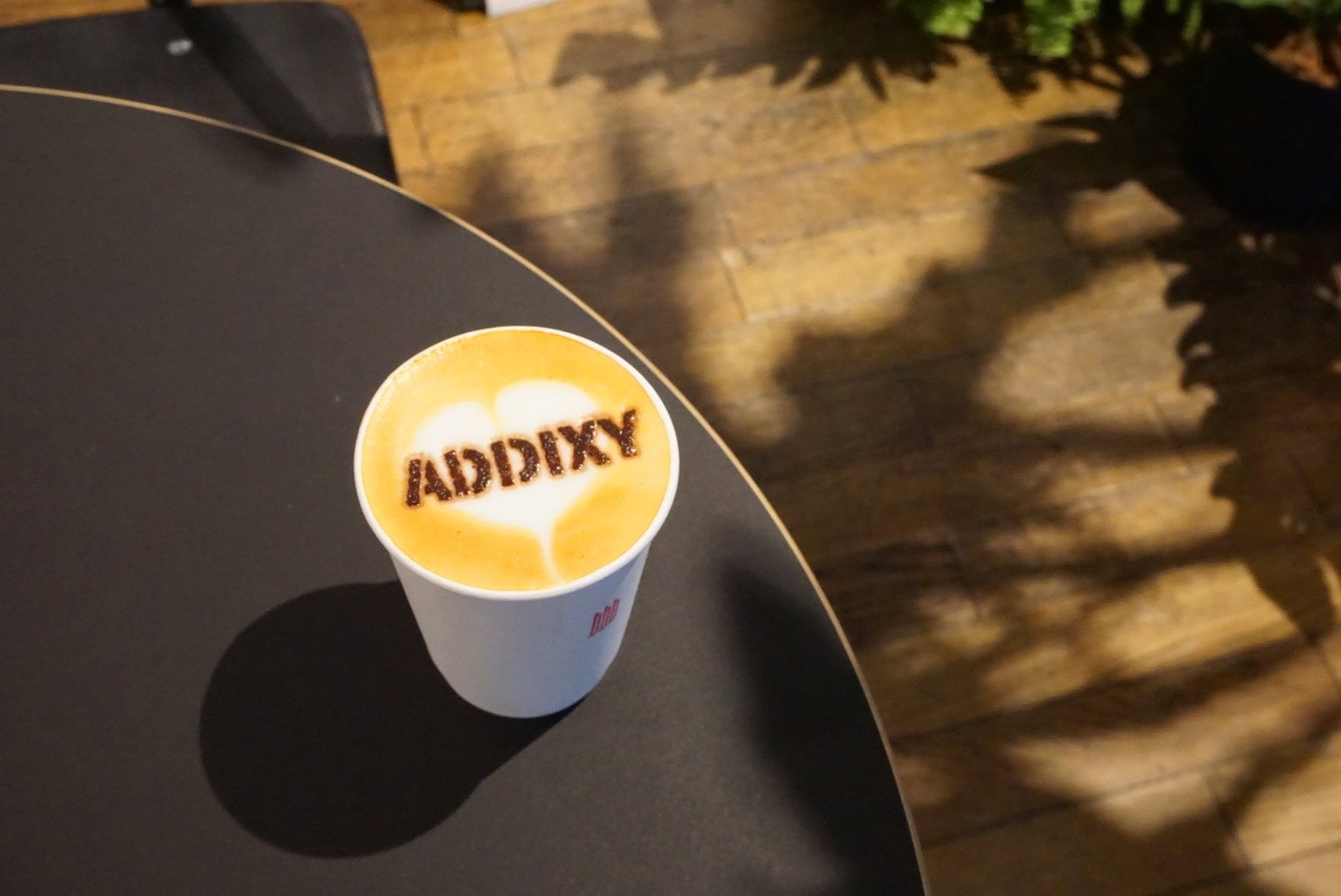 会場内にて1点以上ご購入いただいた方へADDIXYロゴ入りカフェをプレゼント