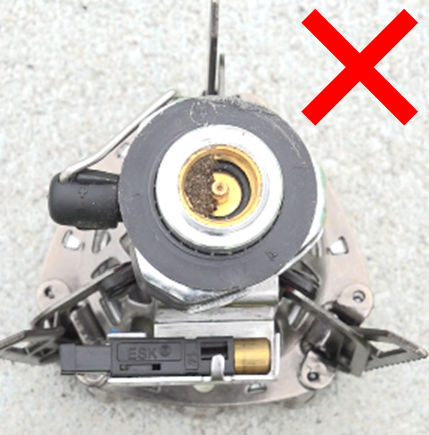 接続部に汚れが付着 している状態の例