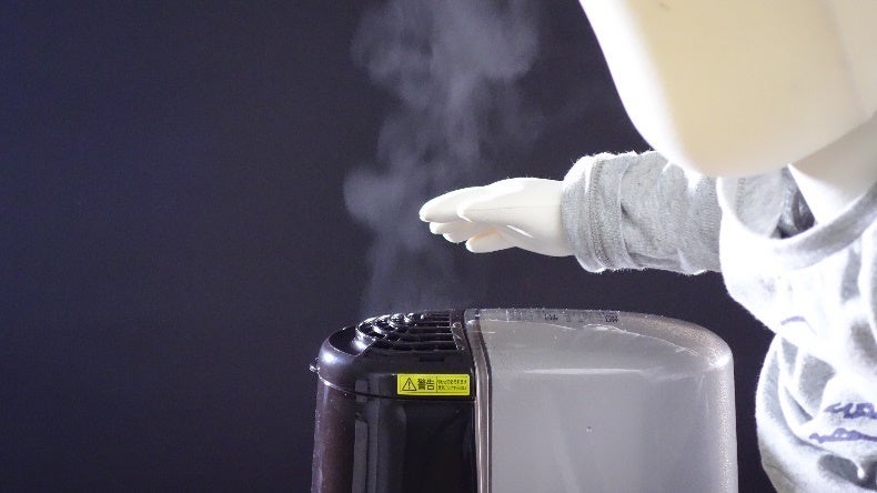 スチーム式加湿器の蒸気吹出口に子どもが触れる