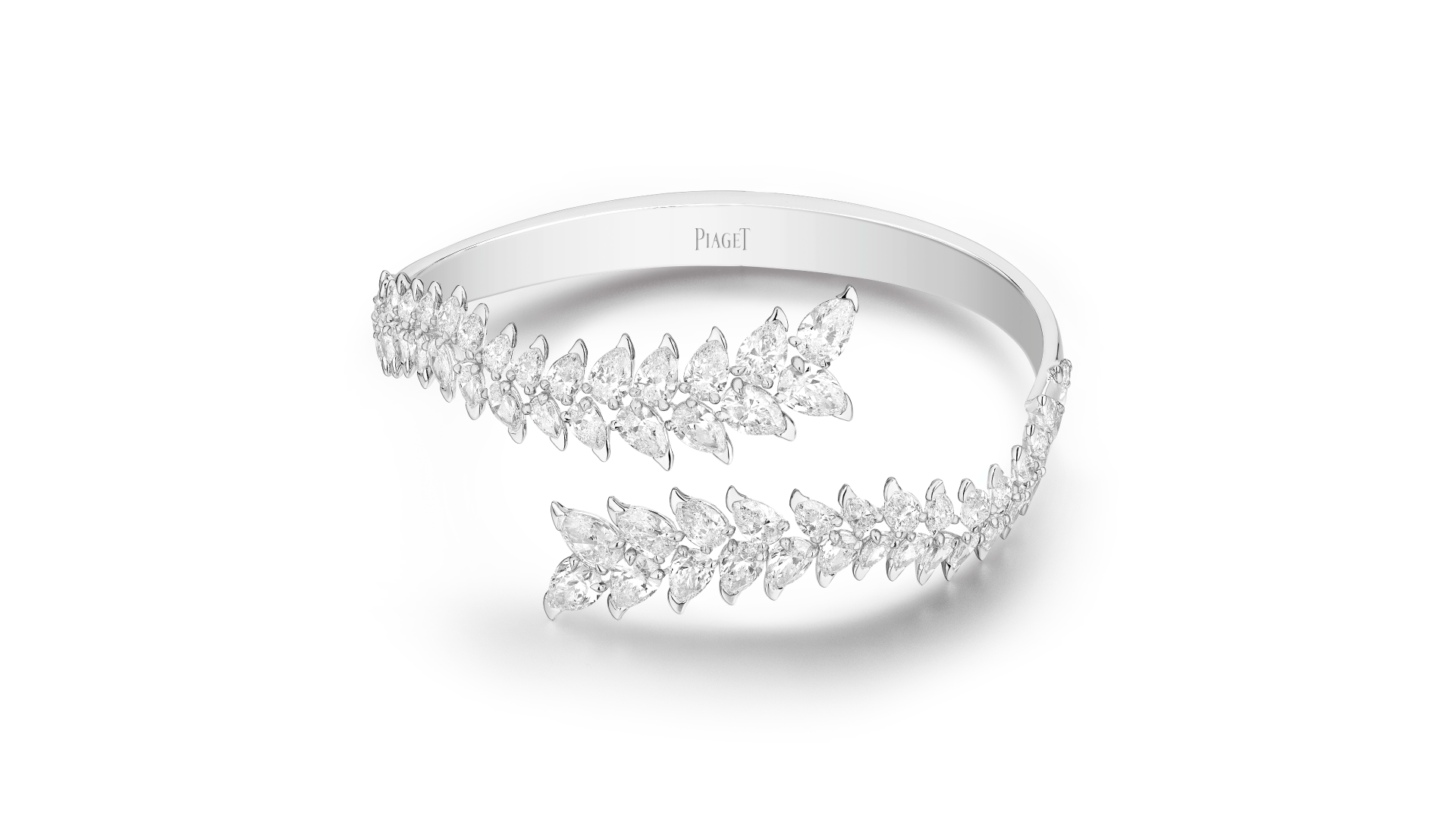 「ウィングス オブ ライト」 ハイジュエリーブレスレット  18KWG、ペアシェイプカットダイヤモンド60個（計約10.32ct） 