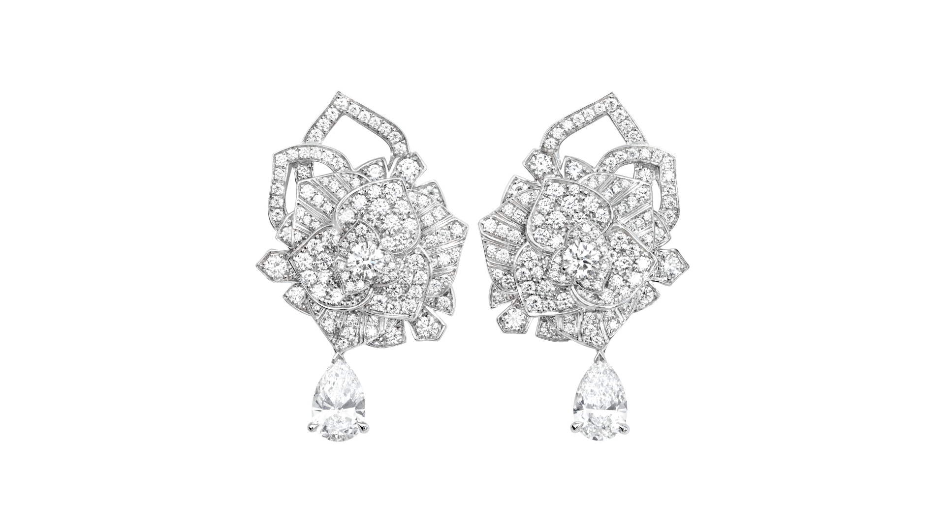 「ピアジェ ローズ」 ハイジュエリー イヤリング 18KWG、ラウンドカットダイヤモンド332個（計約4.54ct） ペアシェイプカットダイヤモンド2個（約1.18ct、約1.19ct）