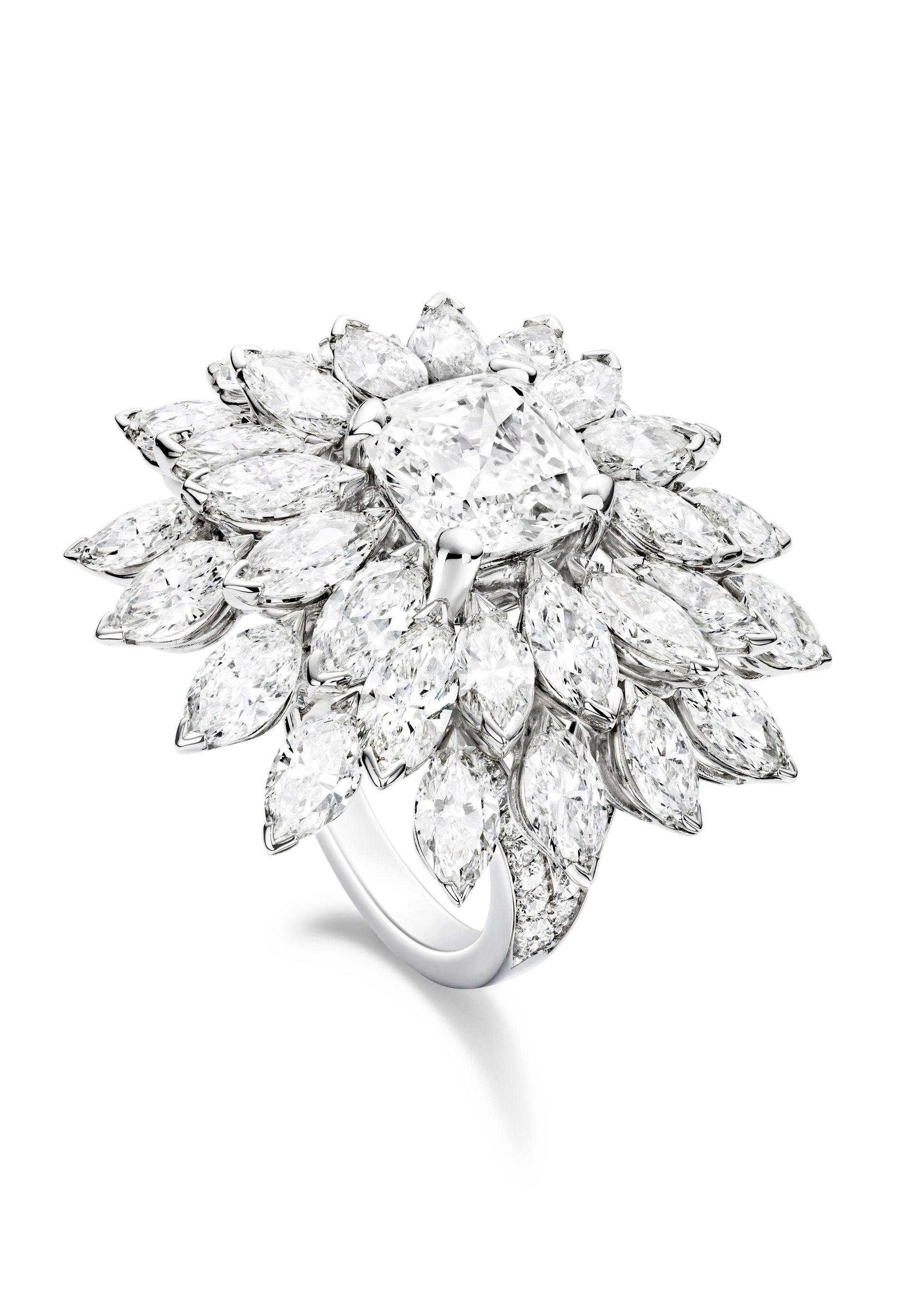 「ライムライト」ハイジュエリーリング　18KWG、クッションカットダイヤモンド約3.15ct、ダイヤモンド計約7.80ct