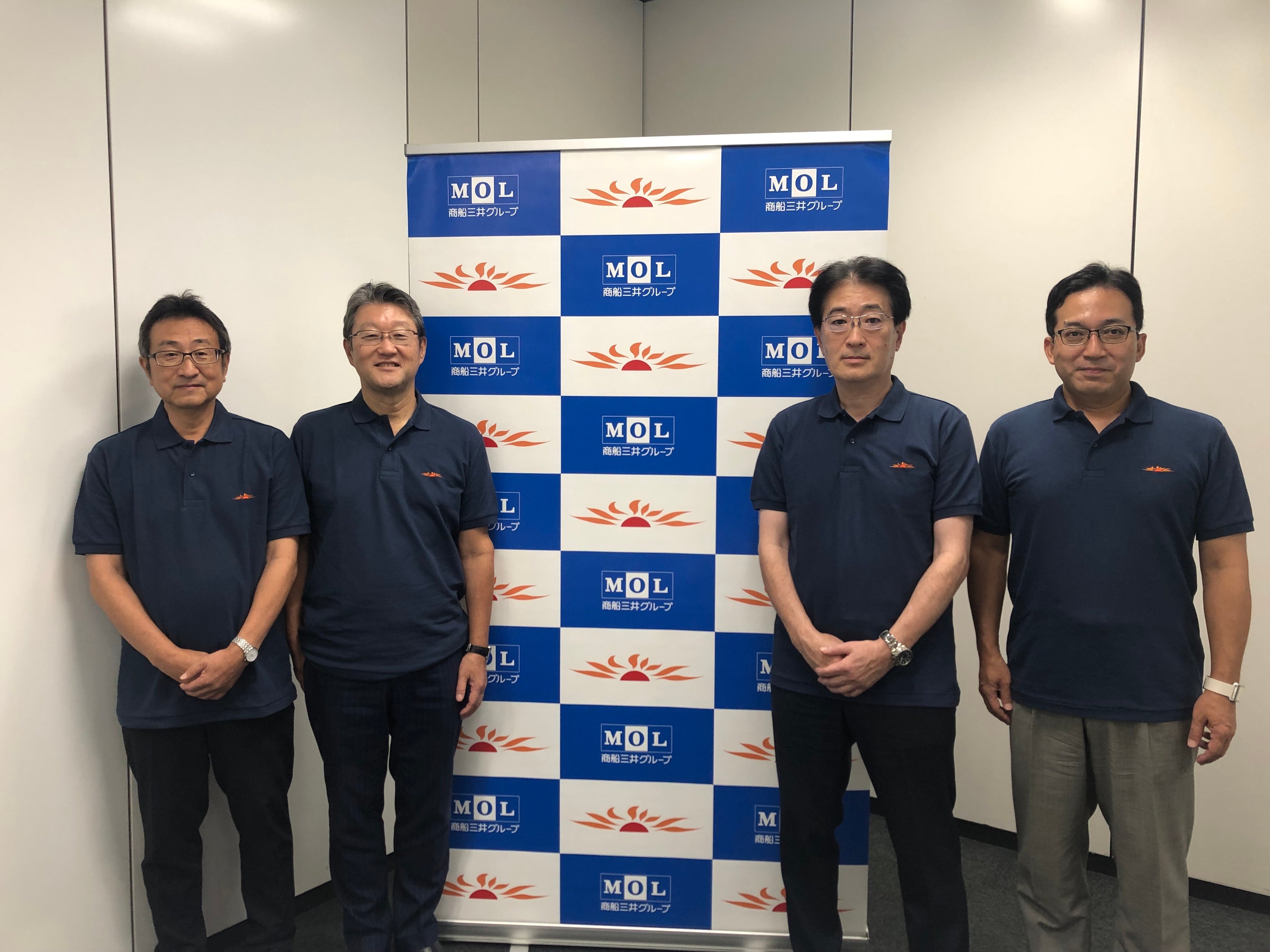 記者会見の様子 右から、商船三井向井常務、商船三井さんふらわあ牛奥社長、 商船三井さんふらわあ尾本会長、商船三井さんふらわあ赤坂副会長