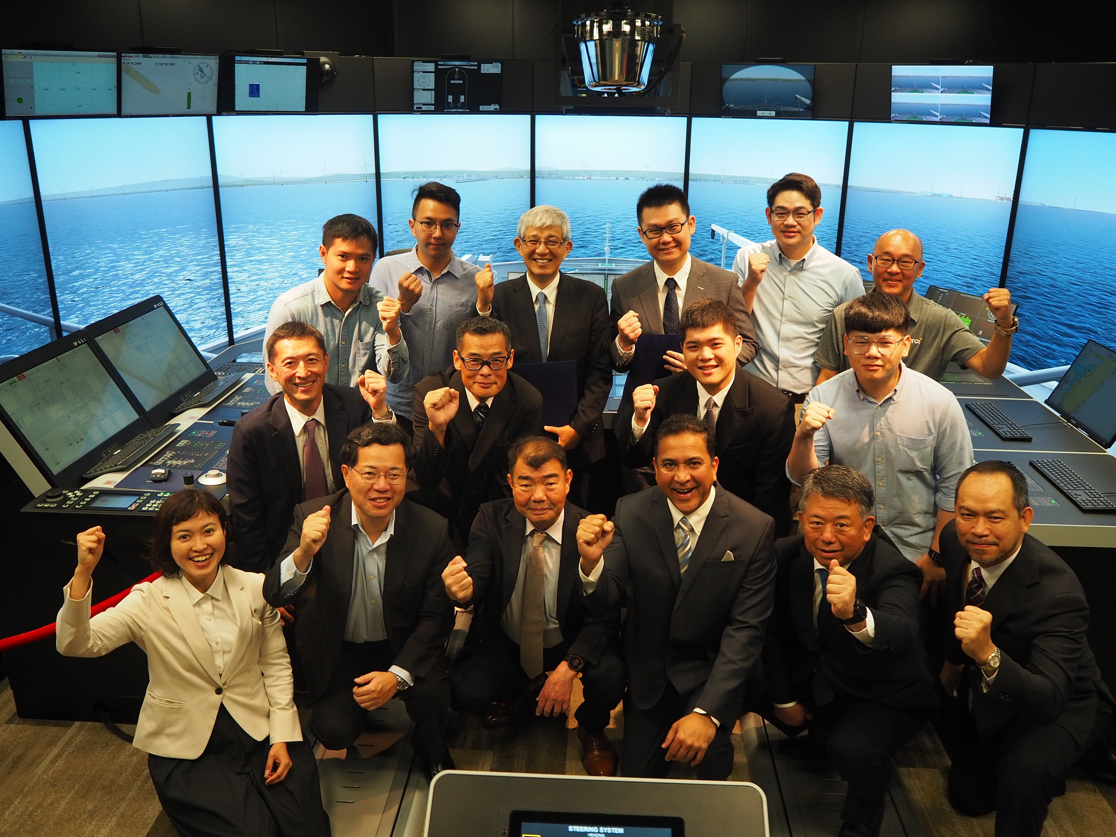 受講生受け入れ時の集合写真