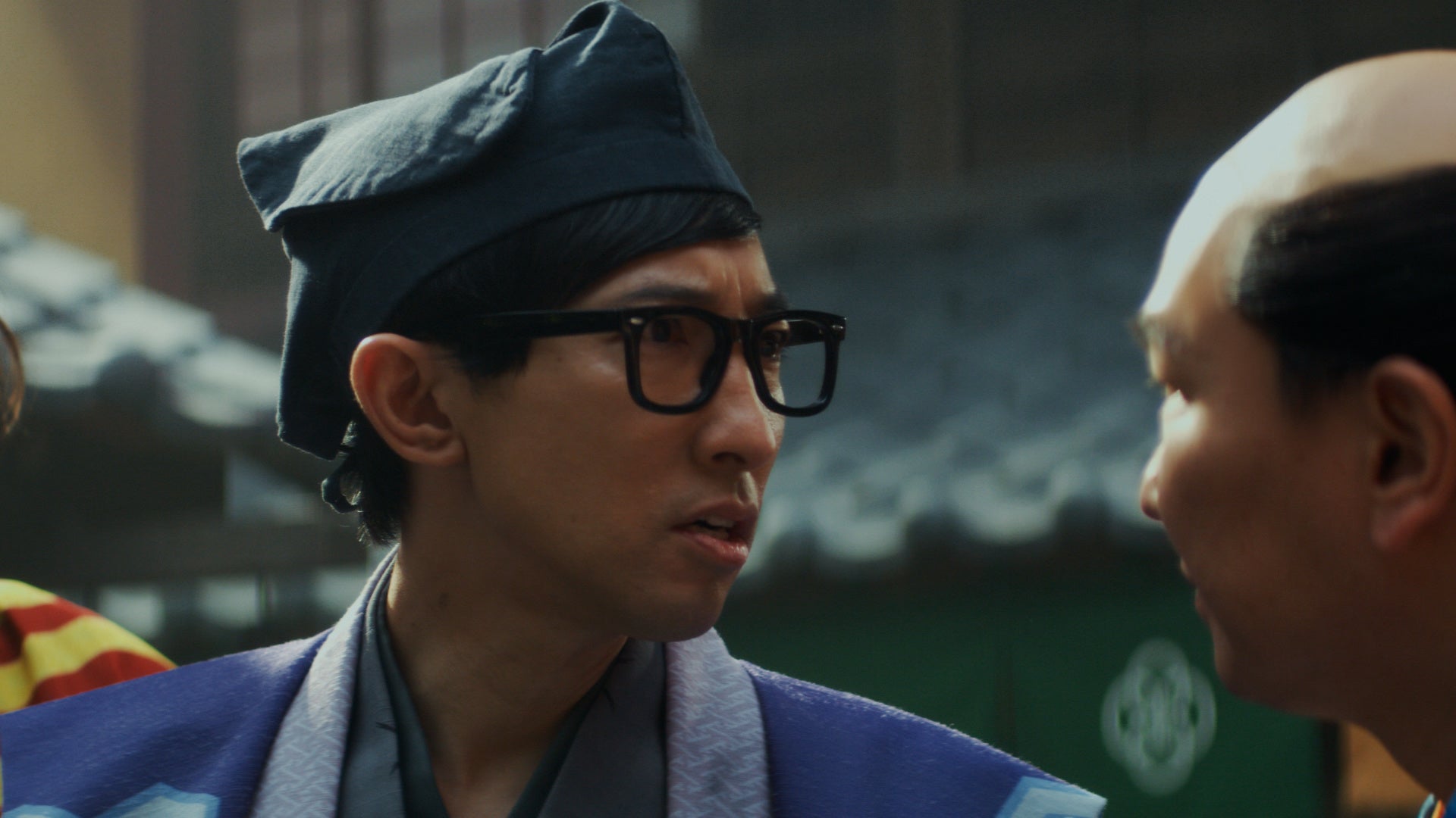 新キャラクター こがけんさん扮する 不動産屋さん が登場 物件を探す家康にヘンテコな物件ばかり紹介し 信長 秀吉も悪ノリする事態に アコム 株式会社のプレスリリース