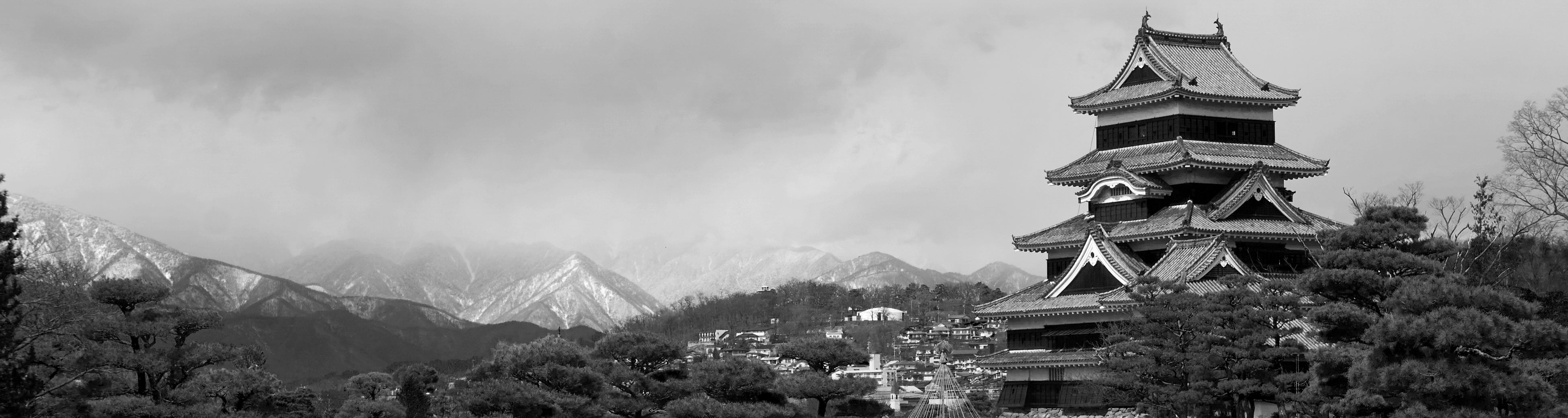 松本城　©Radek Kucharski