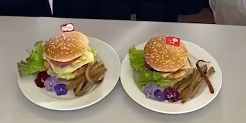 生徒自身が育てたエディブルフラワーを取り入れた作品も登場