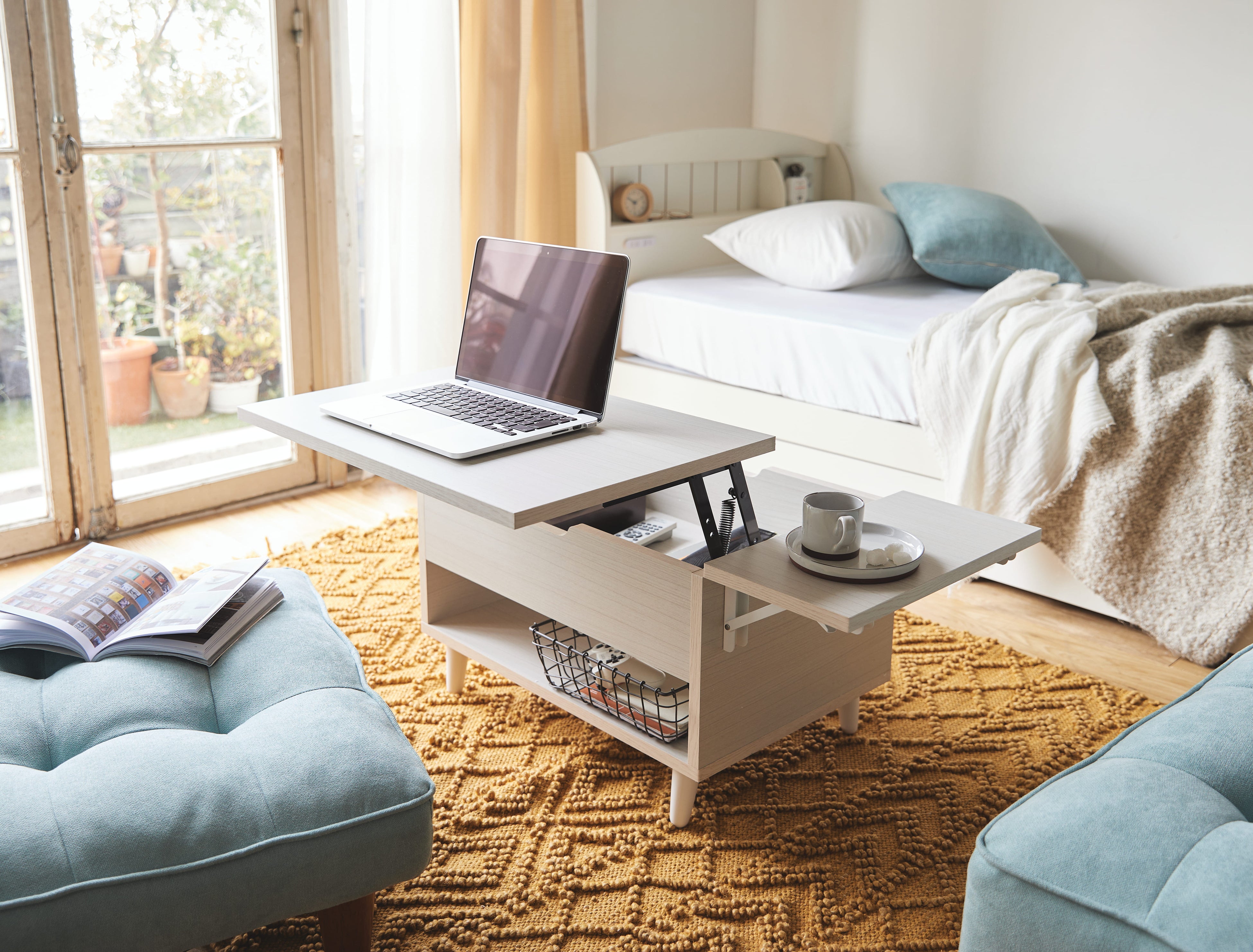 ソファでマルチに使えるセンターテーブル