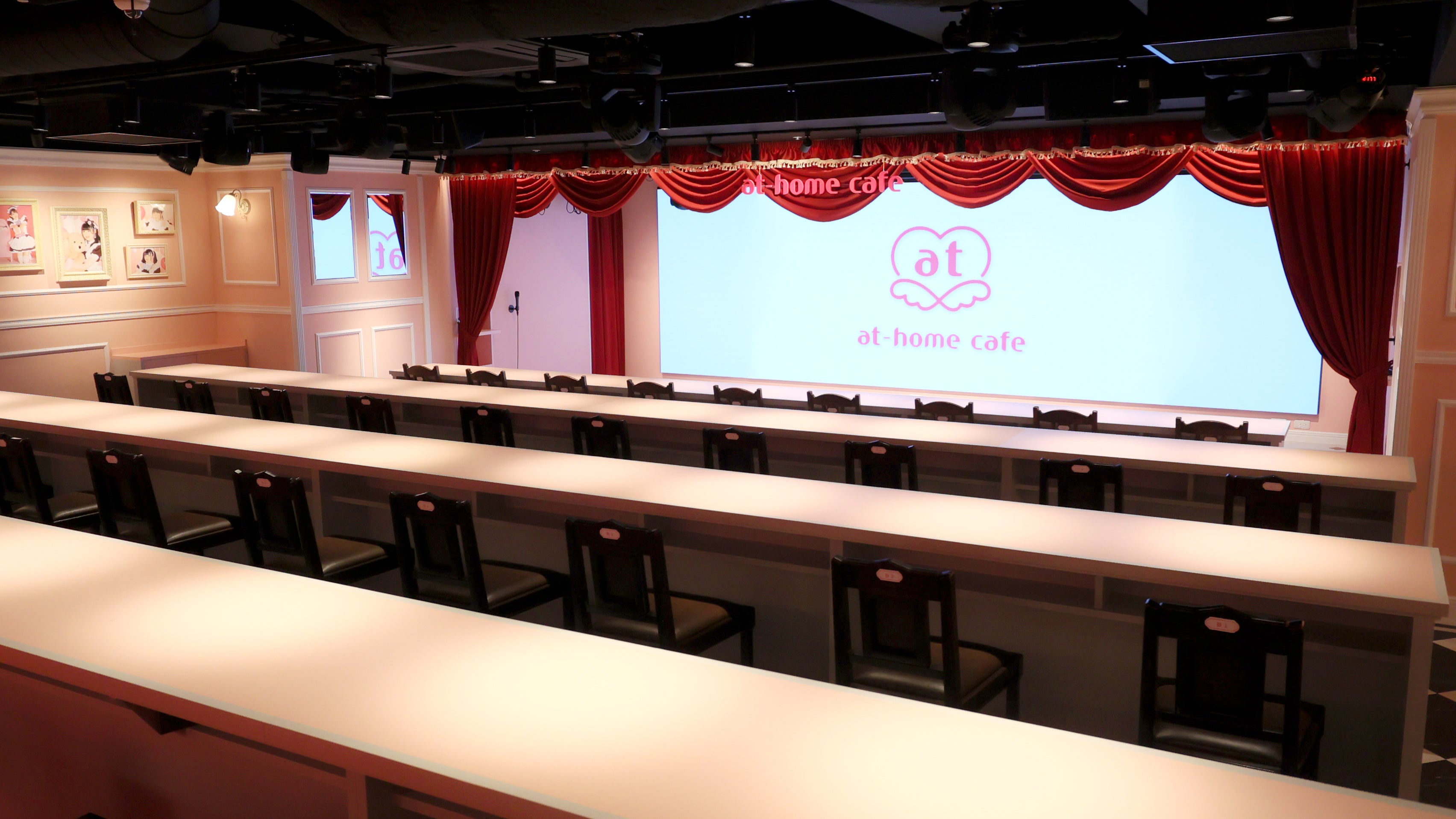 参考画像＜あっとほぉーむカフェAKIBAカルチャーズZONE店 R＞