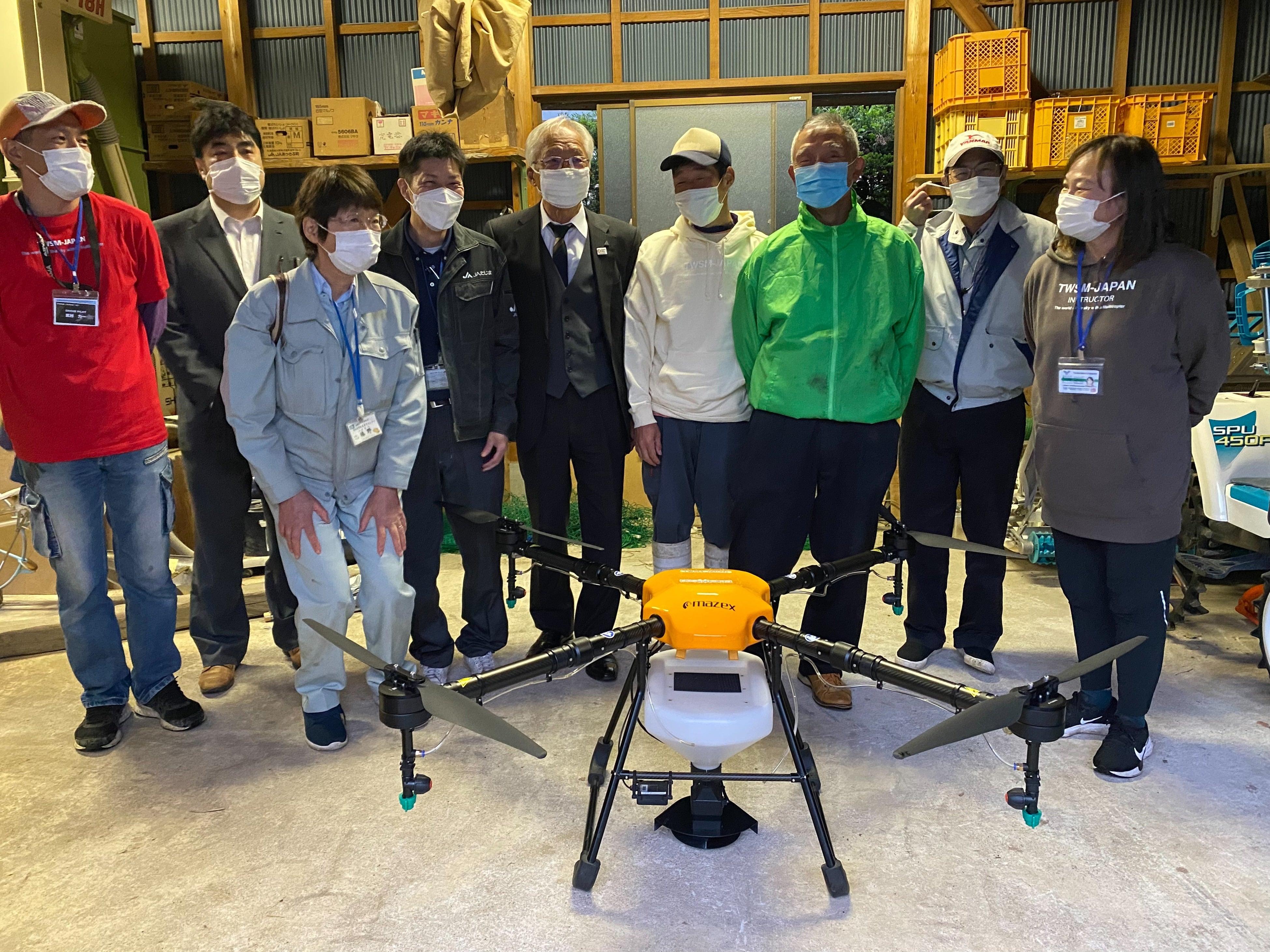 写真中央　養父市市長　広瀬栄様（５月２日）