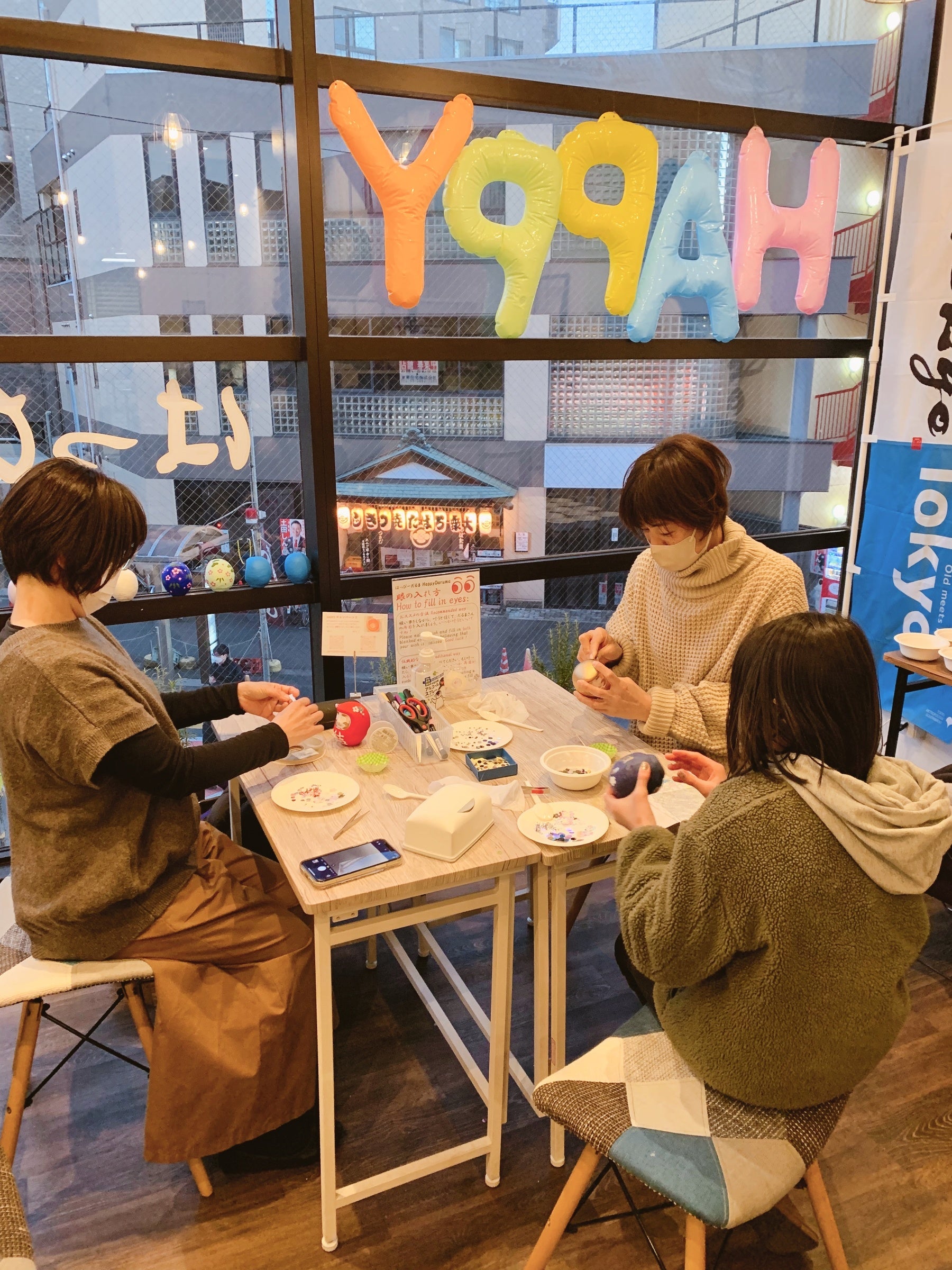 ご家族揃って制作中