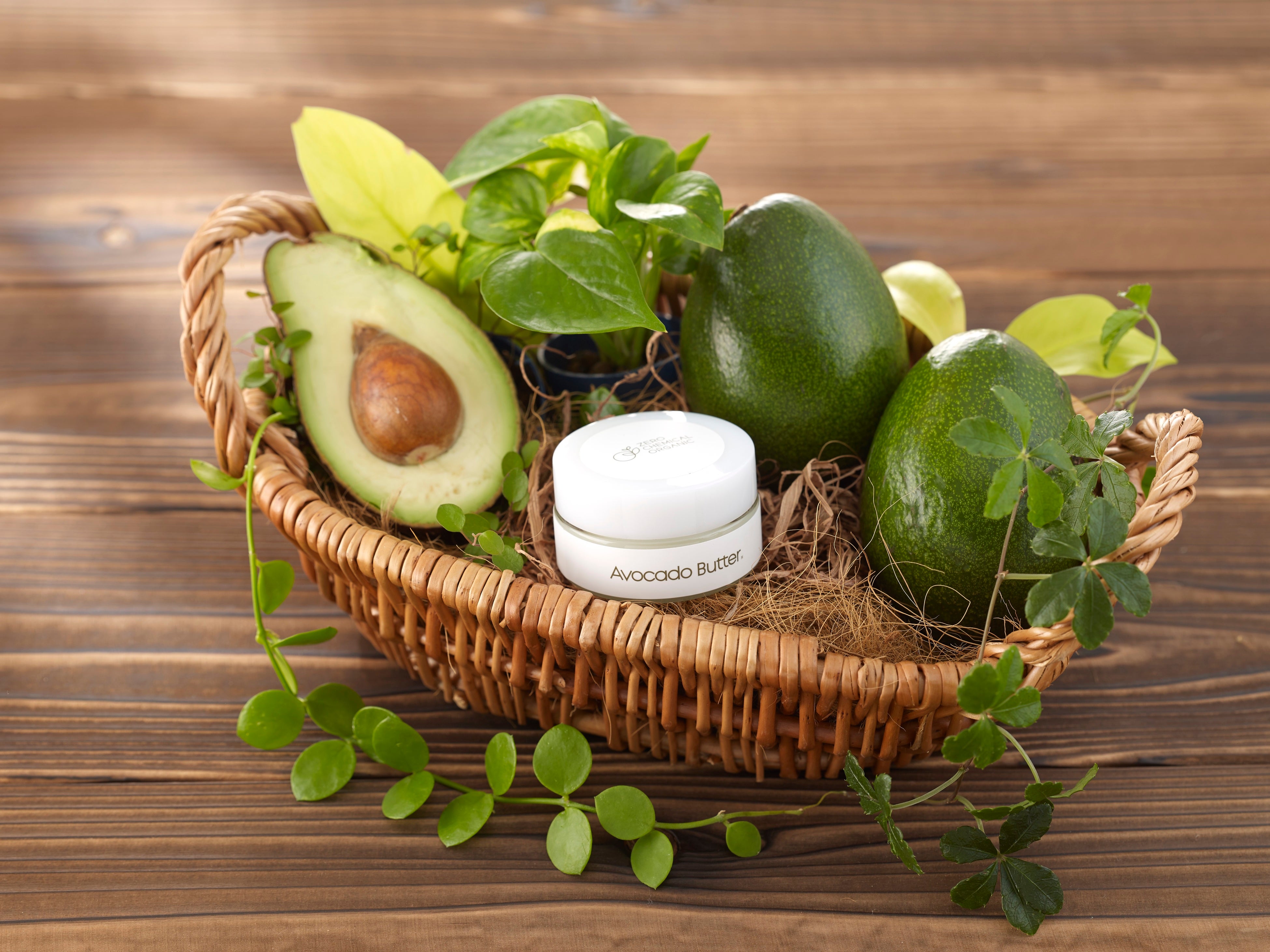 ゼロケミカルオーガニックアボカドバターは本物の上質を追及する、美を極めるあなたにこそお届けしたい美容バターです。