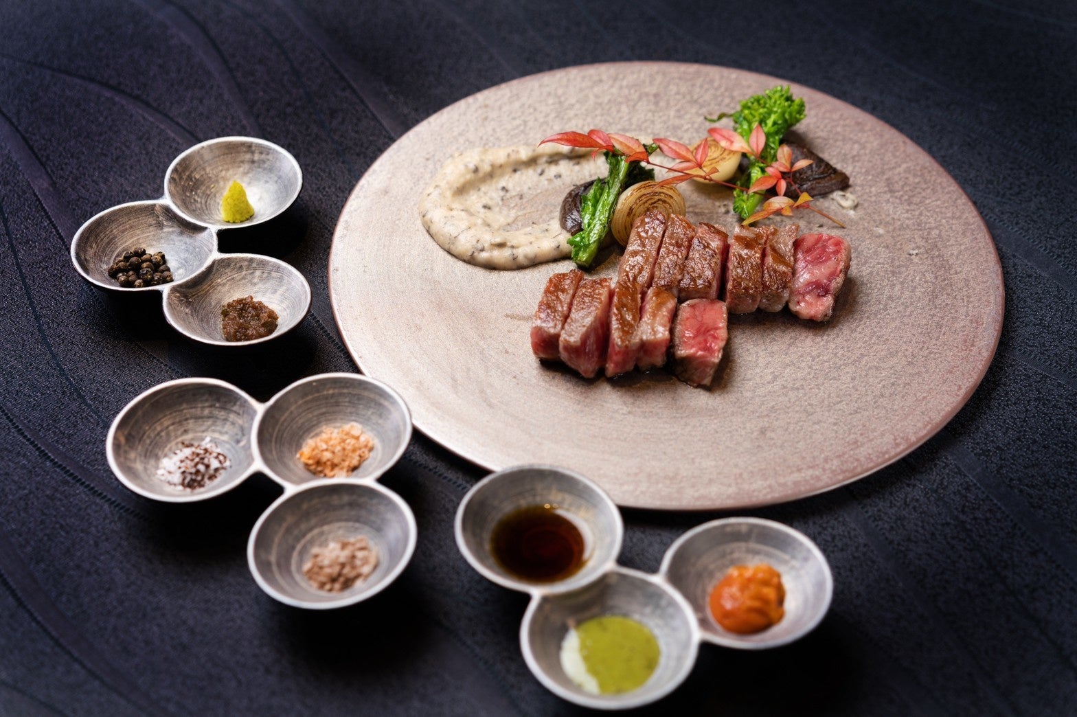 丑花_メイン料理