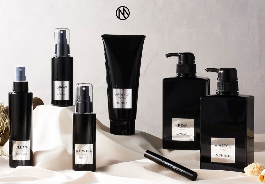 MONNALIが展開する「BLACK SERIES」