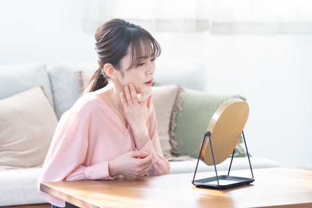 秋に乾燥を感じたことがある人は、なんと8割!グンゼの肌にやさしいインナーで、乾燥対策!