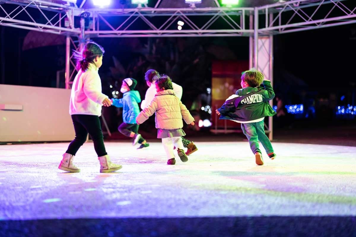 音楽と共に光の体感ができる Prism Cave（プリズムケイブ）