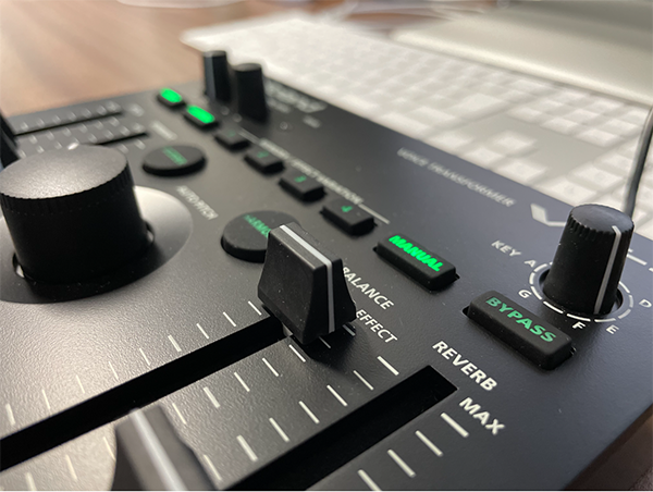 ボイスチエンジャーで男性・女性、子供・大人の声を作り分ます