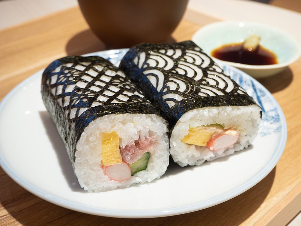 海苔をかぶせるだけ!簡単に作れる【のりあーと®恵方巻】を発売 海苔をかぶせるだけ!簡単に作れる【のりあーと®恵方巻】を発売