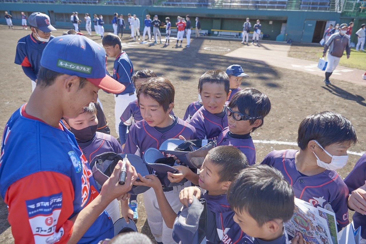 樋口選手のサインを求めて