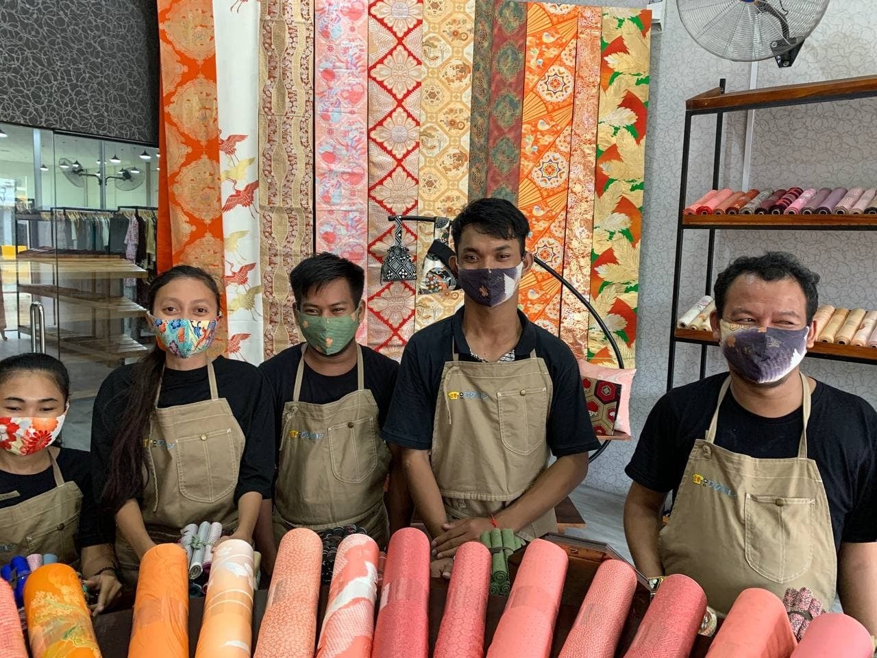 カンボジア王国でオープンしたKimono Upcycle Cloth「ohariko」のエキシビションコーナー