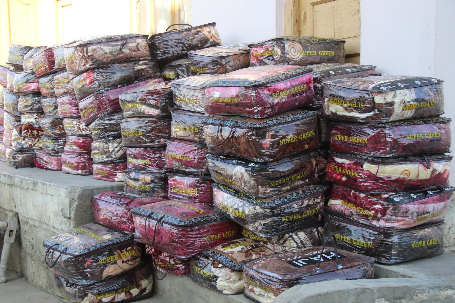 12月の緊急支援活動で実際に配付した毛布