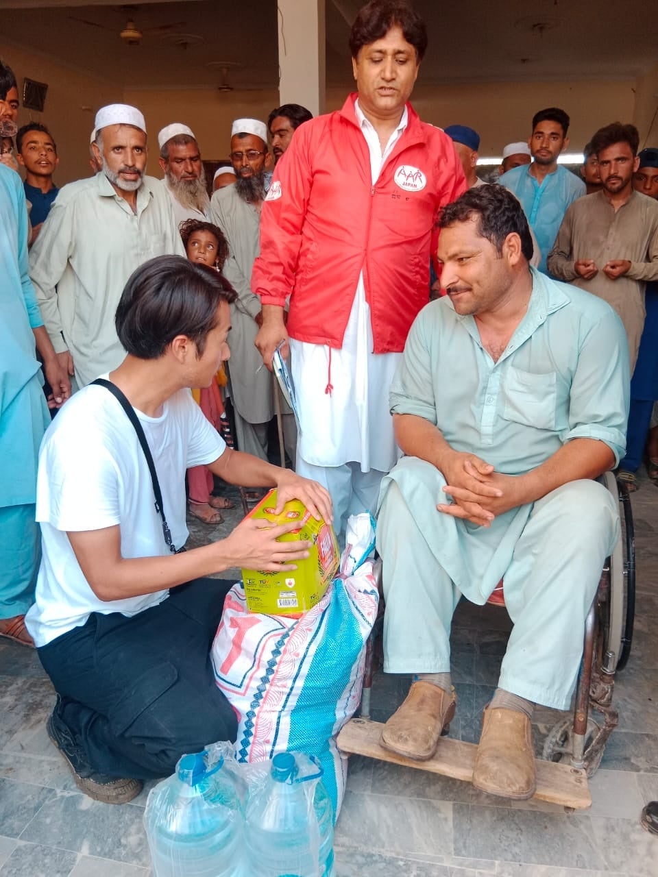 緊急支援物資配付の様子