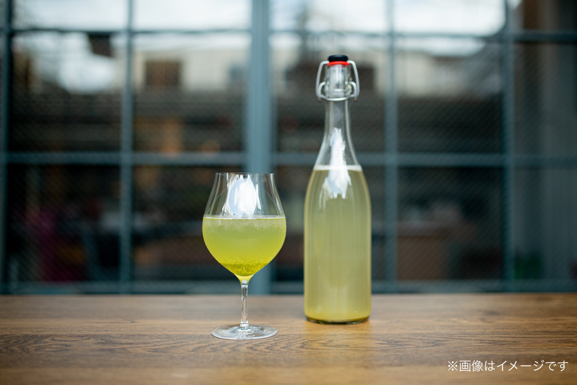 緑色の海藻を使用した「海のワイン」@サロン・デュ・ショコラ2023 　600円（税込）※数量限定での提供のため無くなり次第終了 ※当日はテイクアウトカップでの提供予定