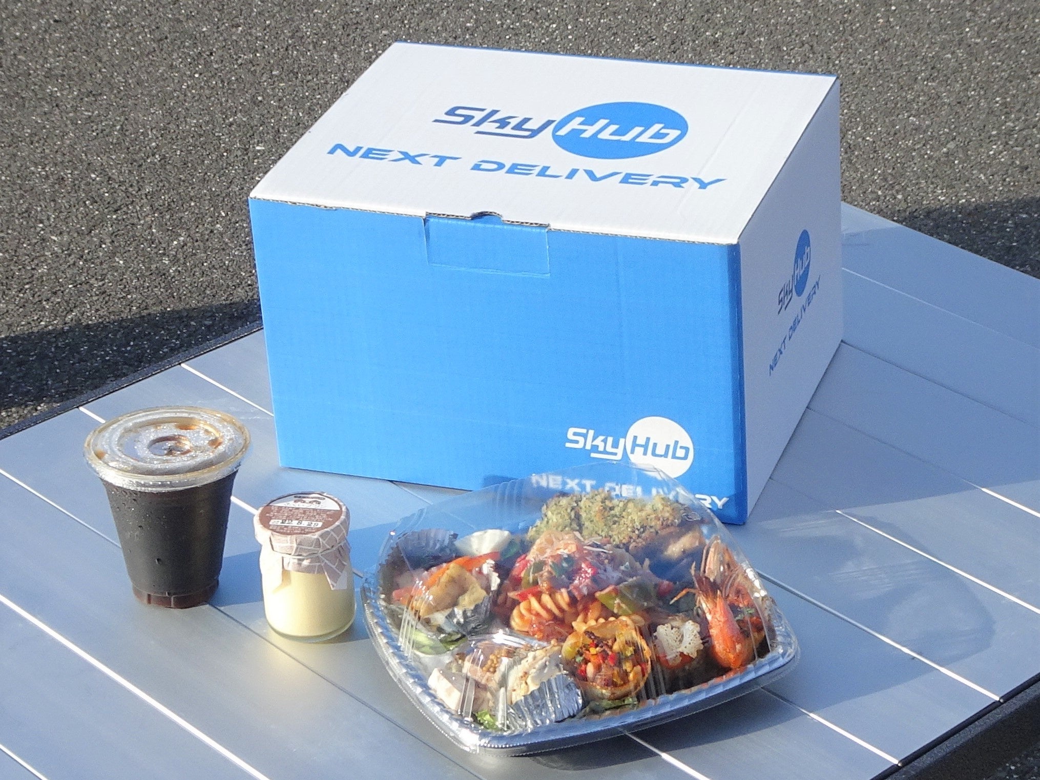 今回ドローン配送された商品（オードブル・プリン・アイスコーヒー）