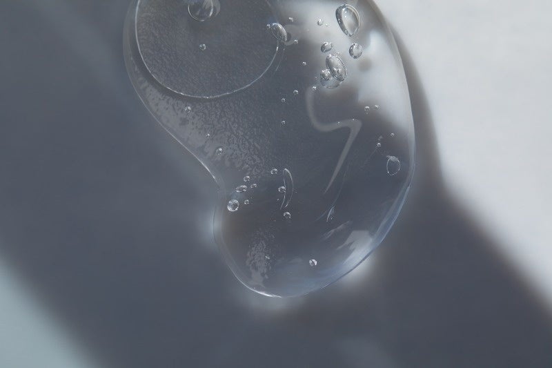 ガラスパレット：6,600yen（with tax）オブジェ・一輪挿し：13,200yen-16,500yen（with tax） ＊サロンの他、新たにオープンするオンラインストアでも販売いたします。