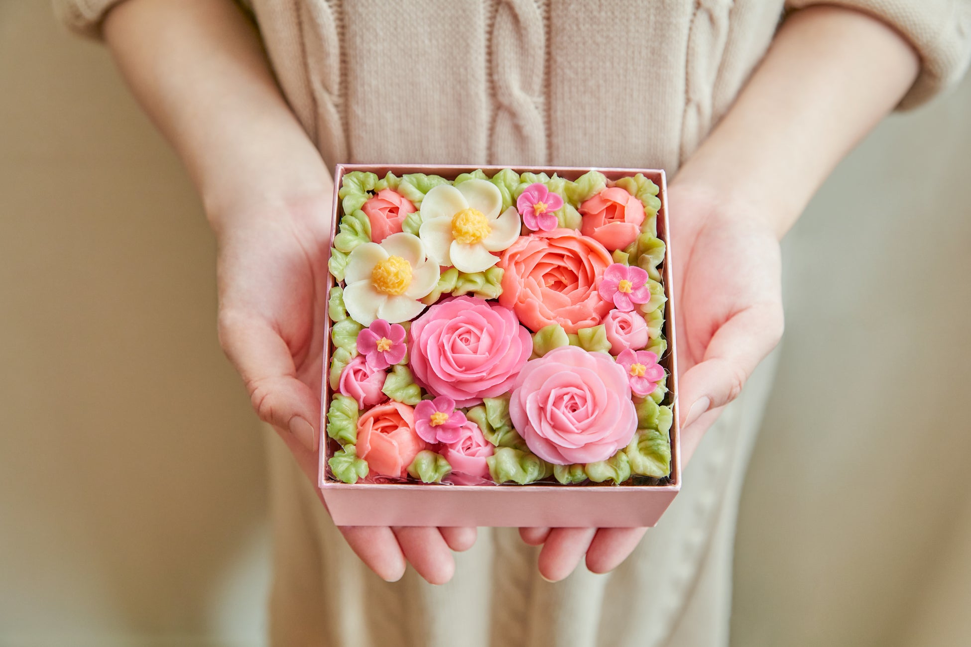 母の日に贈れる 食べられるお花のケーキ 視覚と味覚が一度に満たされる まるで生花のようなお花スイーツ 株式会社flower Picnic Cafeのプレスリリース 母の日に贈れる 食べられるお花のケーキ 視覚と味覚が一度に満たされる まるで生花のようなお花スイーツ 株式会社flower Picnic Cafeのプレスリリース