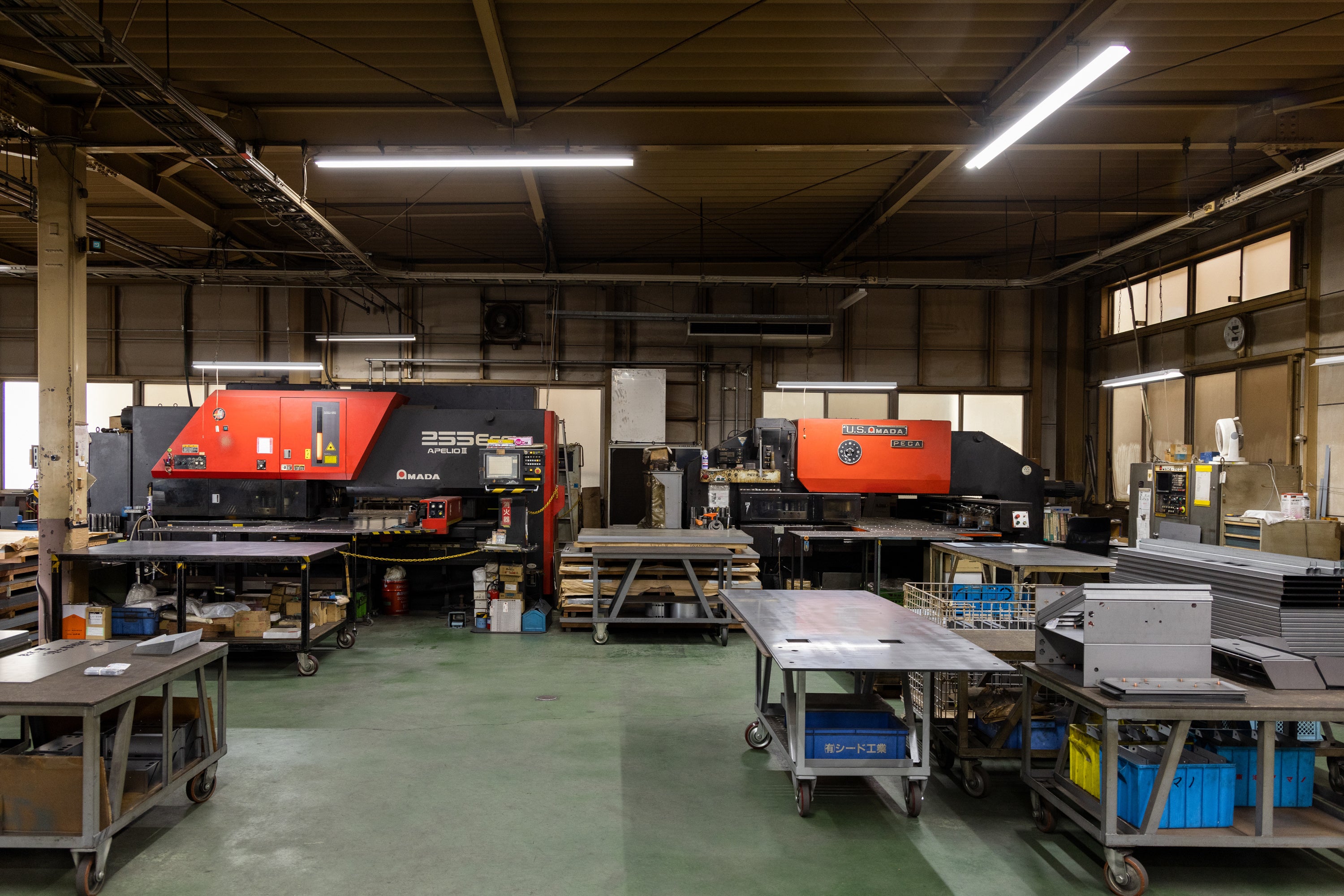 花を生けなくてもいい花器！？精密板金技術で作る多機能インテリア「は